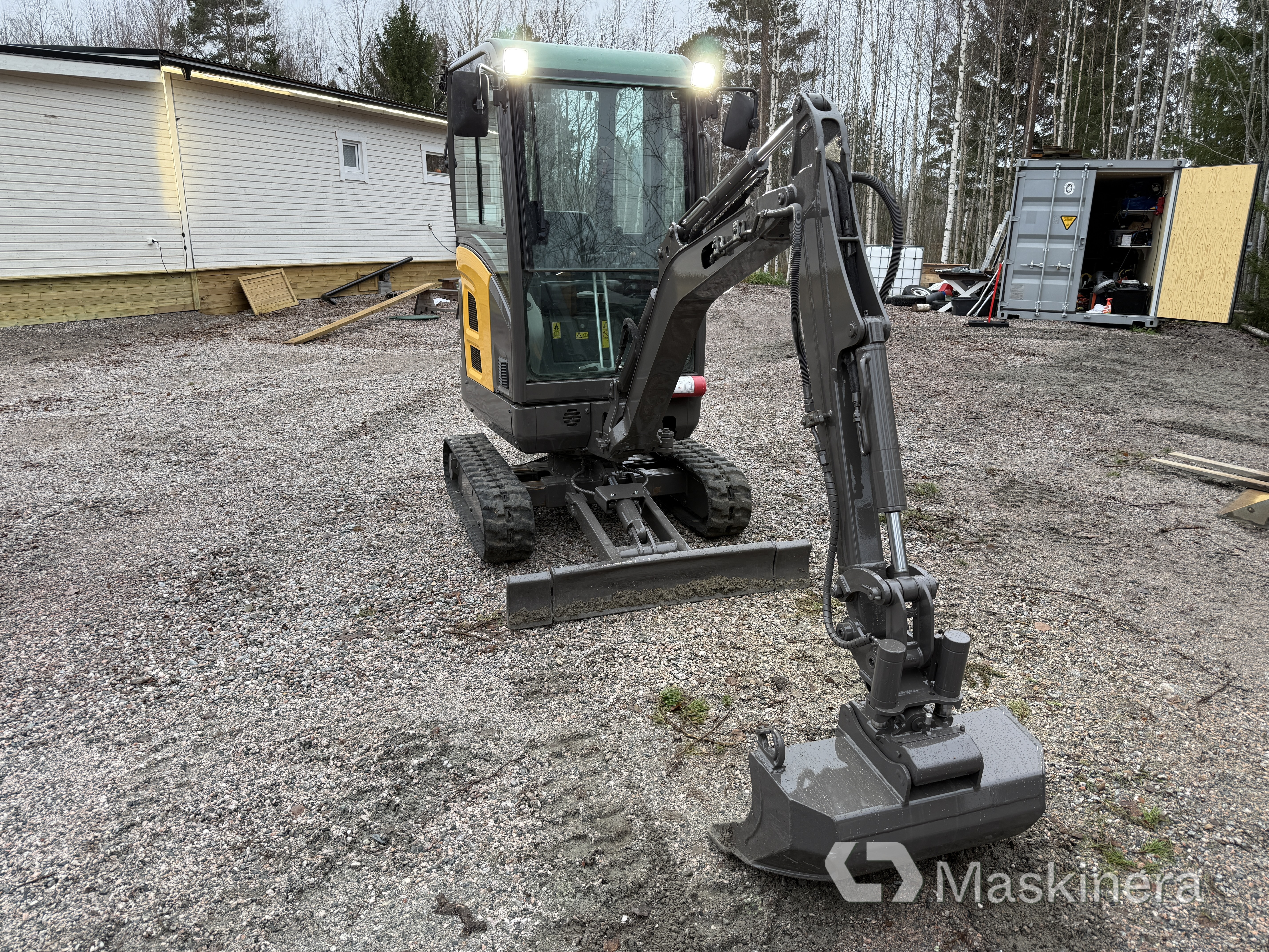 Grävmaskin Volvo EC18C med redskap