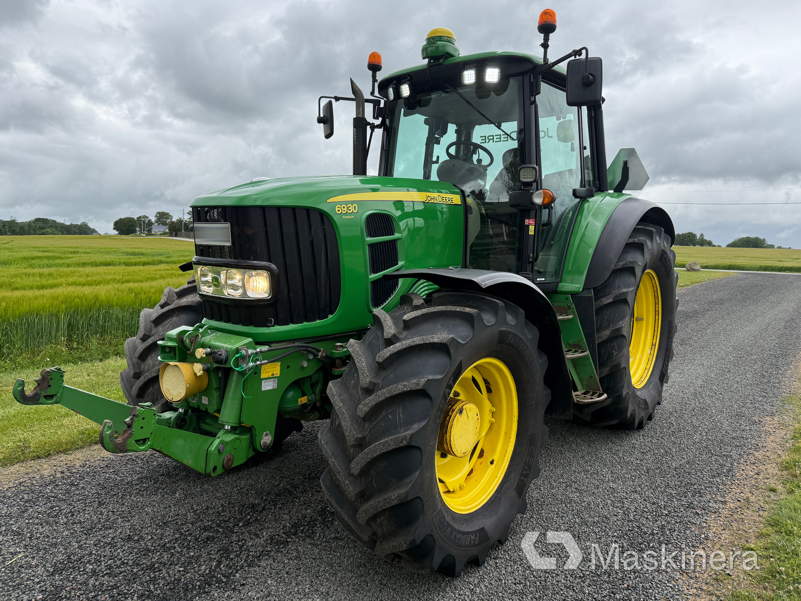 Traktor John Deere 6930 Premium, såld på svensk auktion för 332 000 kr