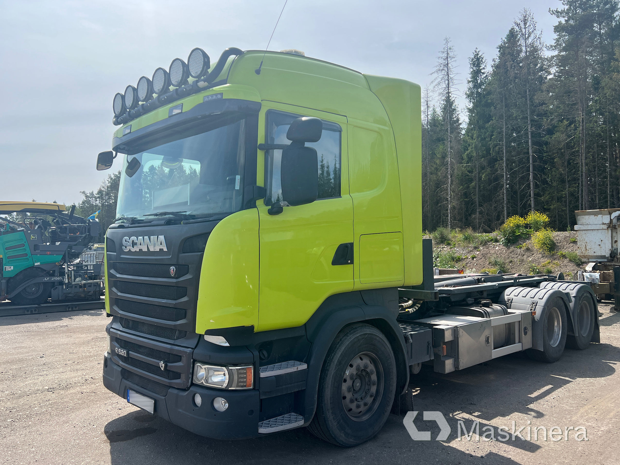 Lastväxlare Scania R520 med Laxo snabblås, vändskiva & flak