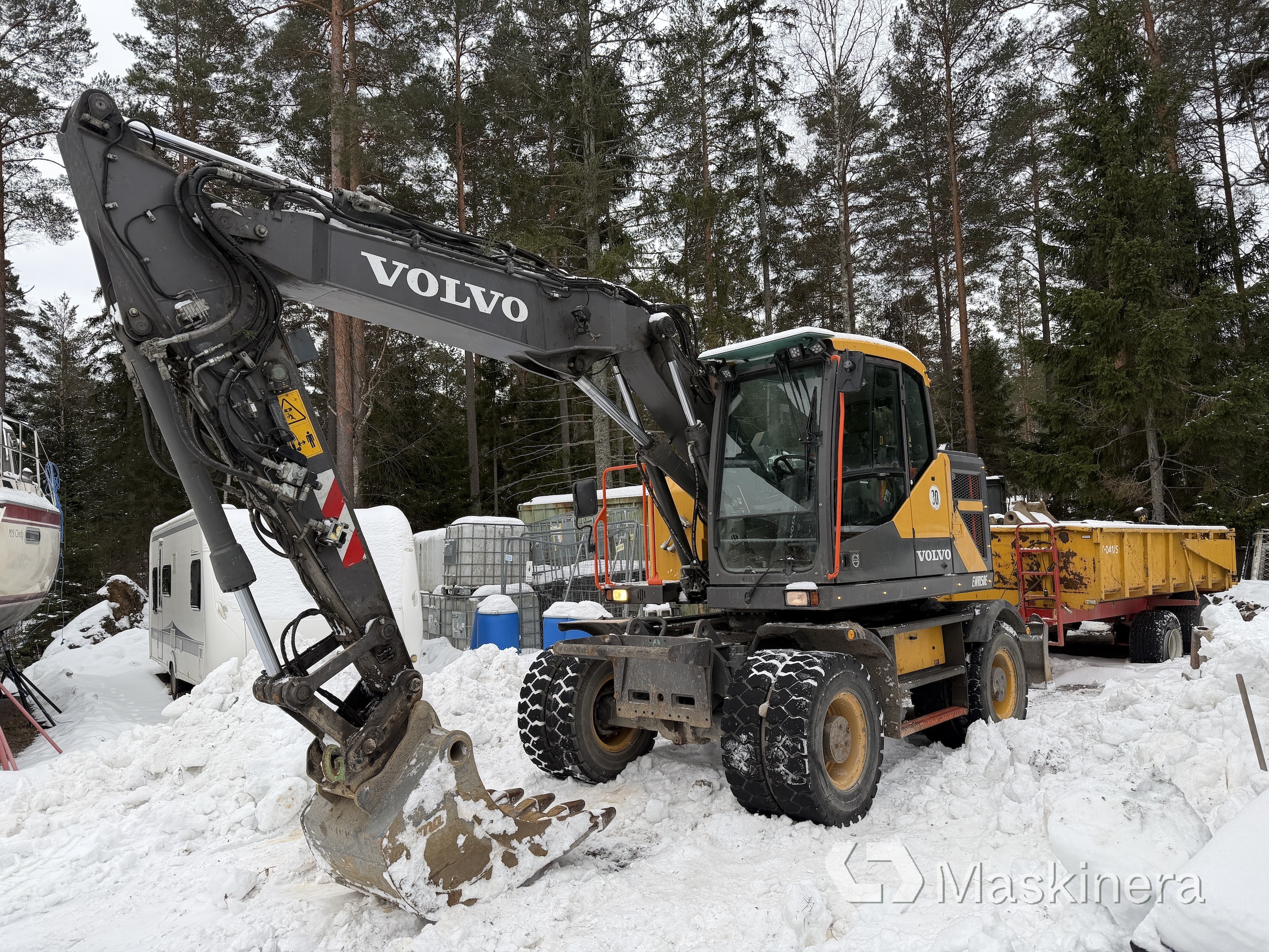 Hjulgrävare Volvo EWR150E med tillbehör