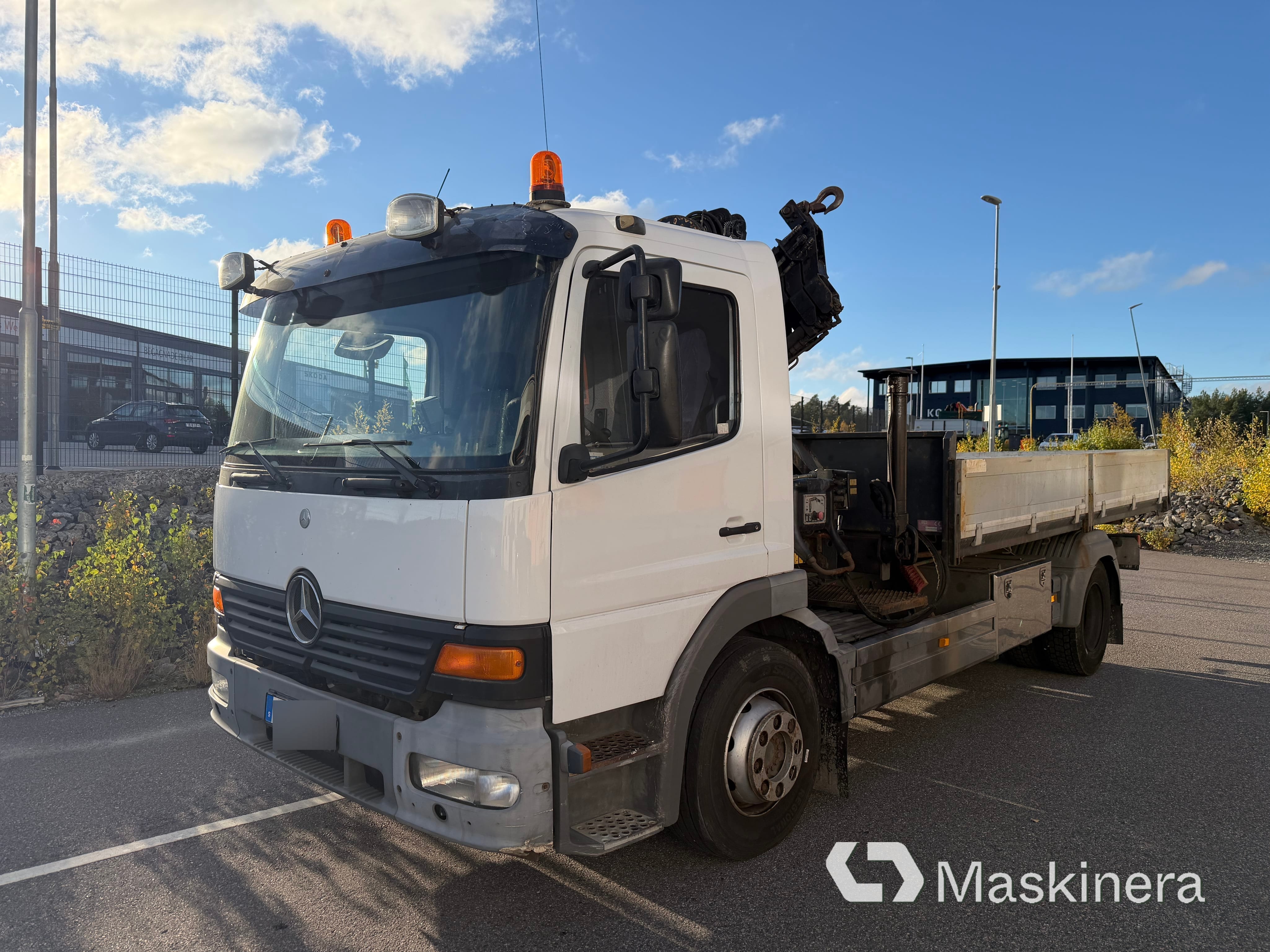 Kranväxlare Mercedes-Benz 1223L 4X2 med tillbehör