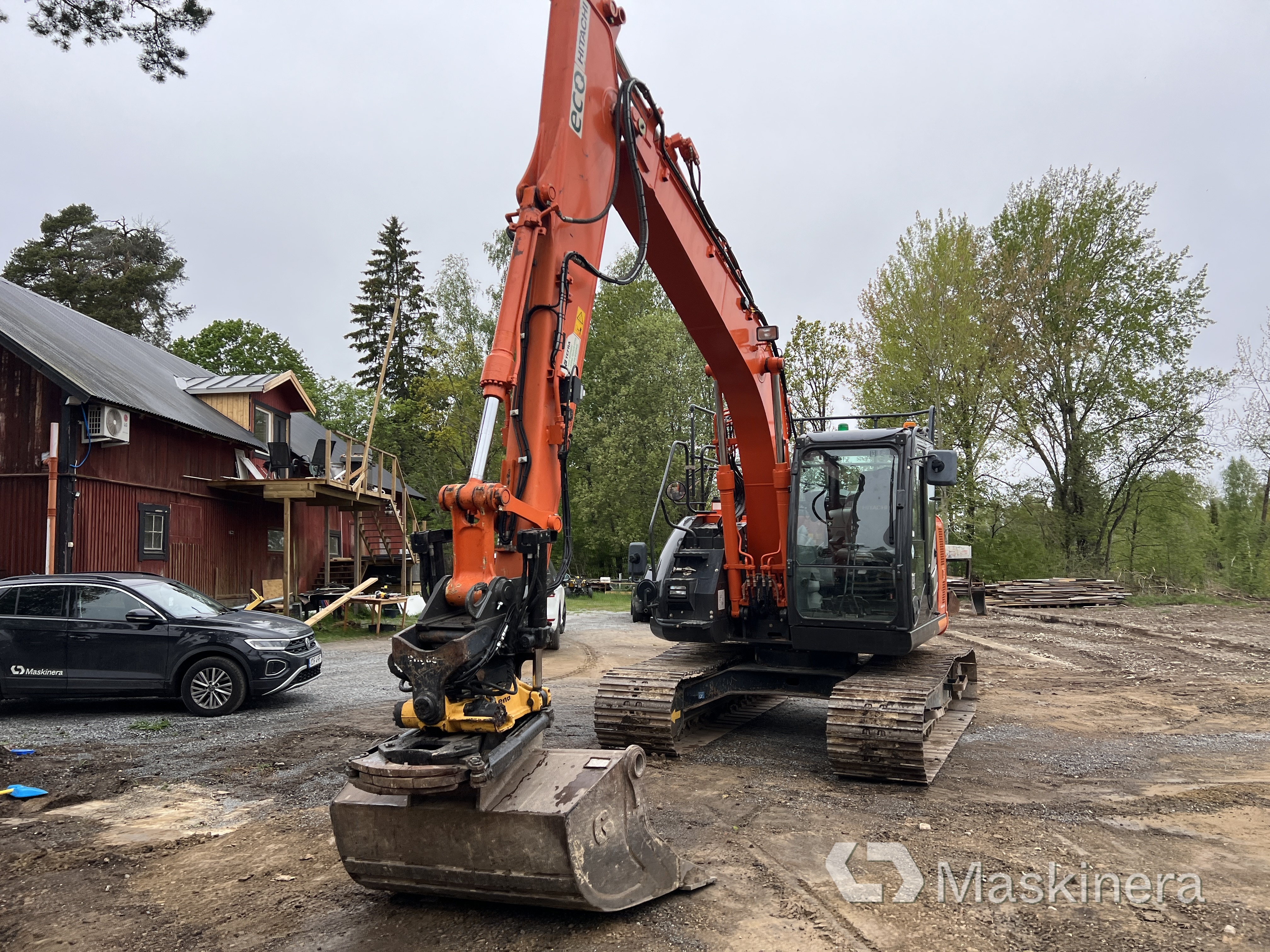 Grävmaskin Hitachi ZX135US-6 med tillbehör