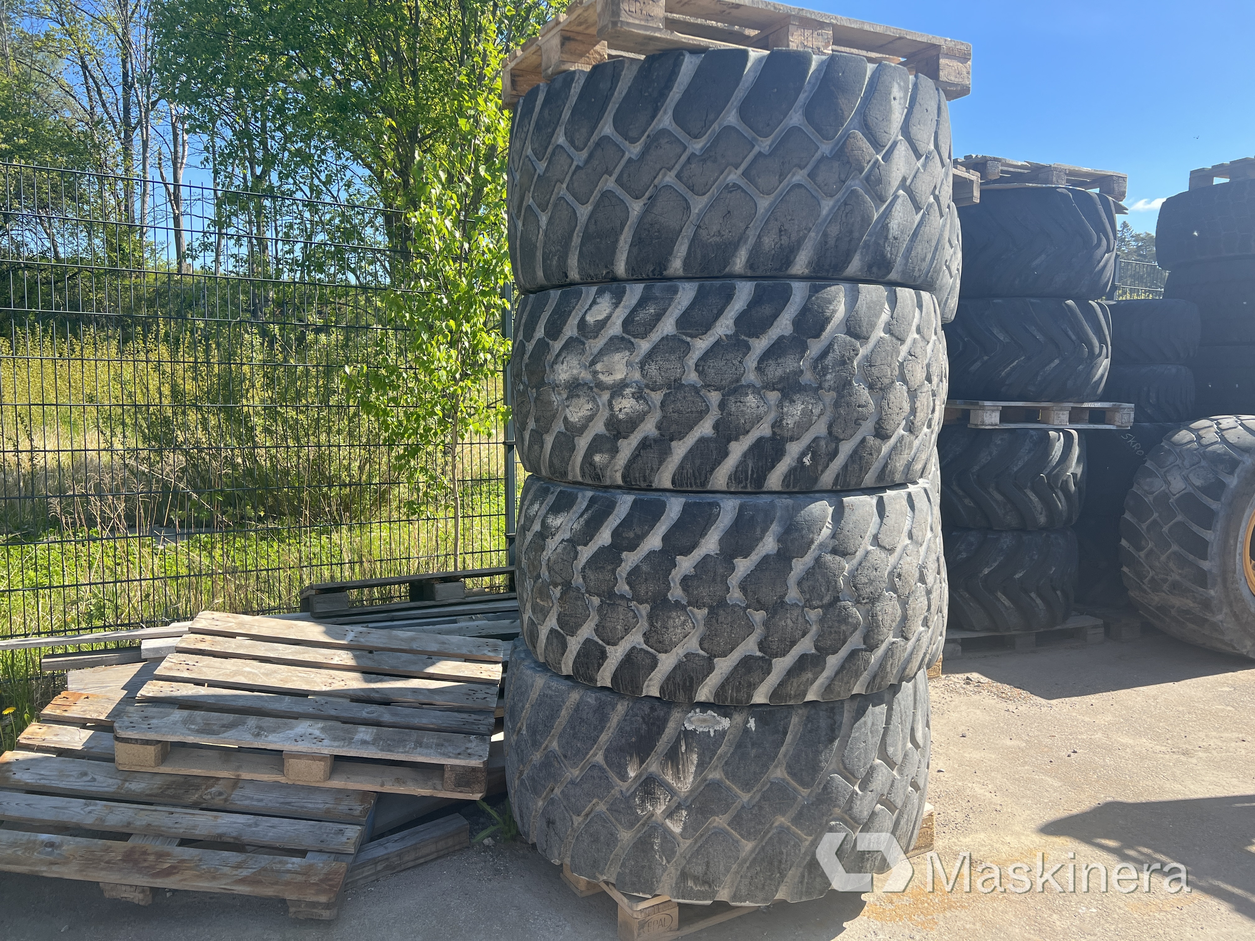Entreprenaddäck Good Year 600/65R25