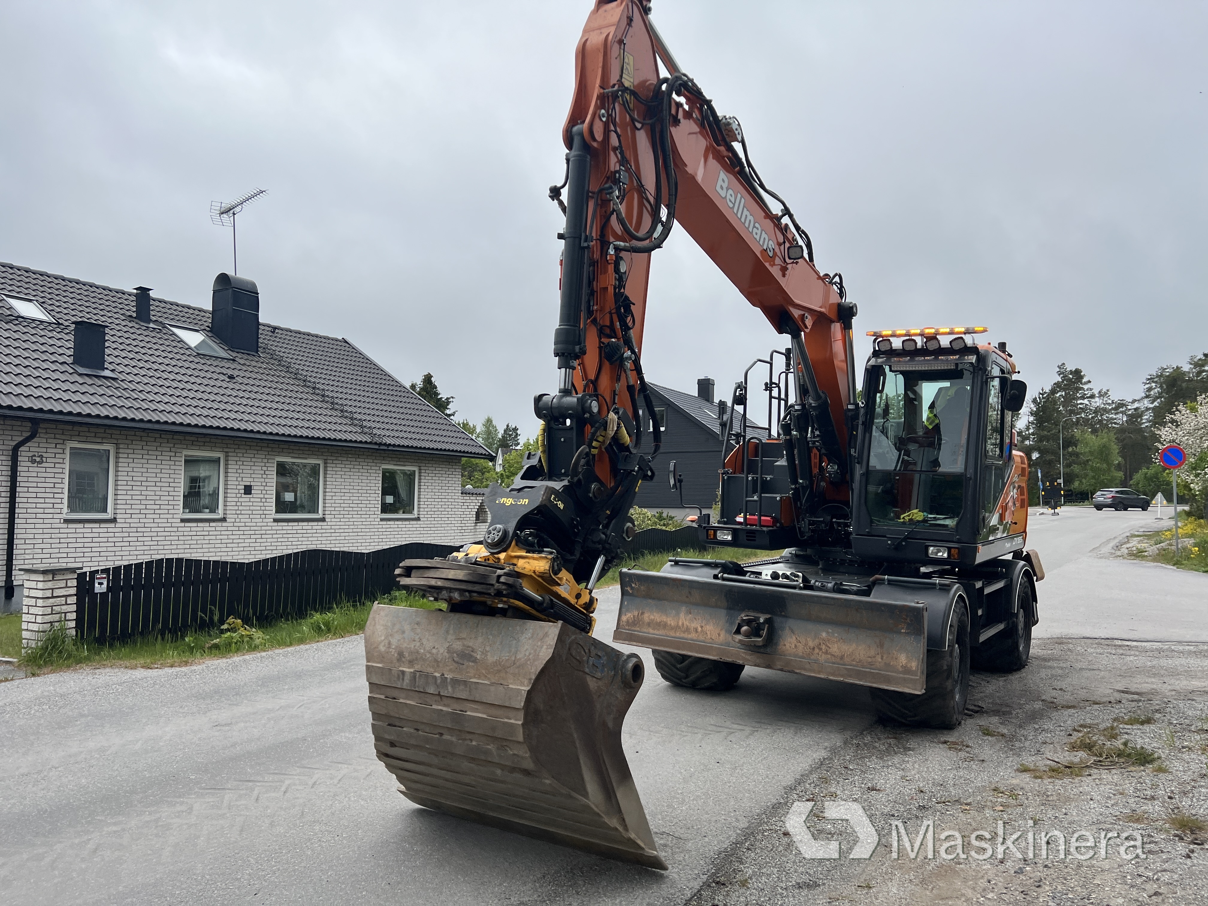 Hjulgrävare Doosan DX165W-5 med tillbehör