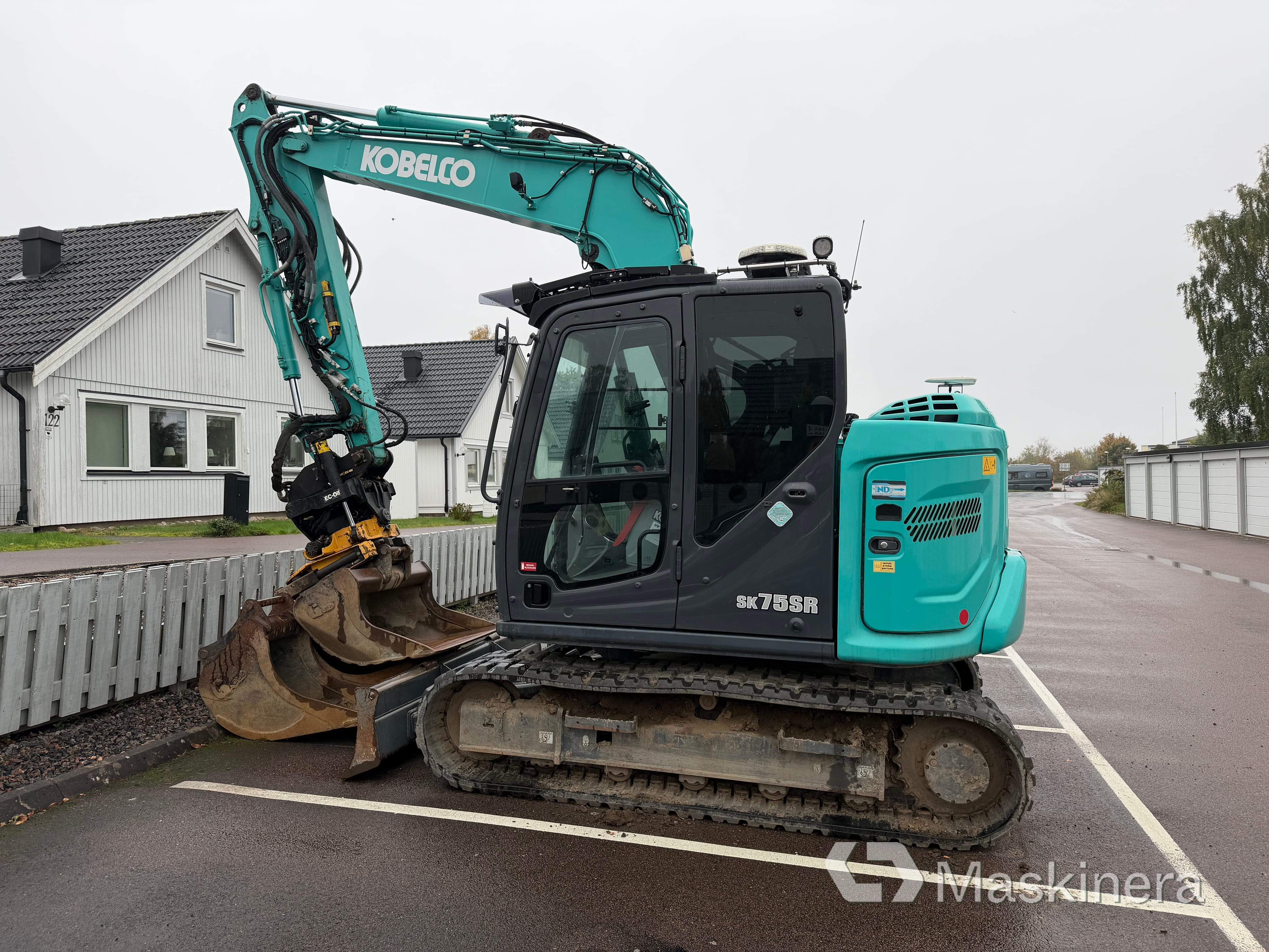 Grävmaskin Kobelco SK75SR-7