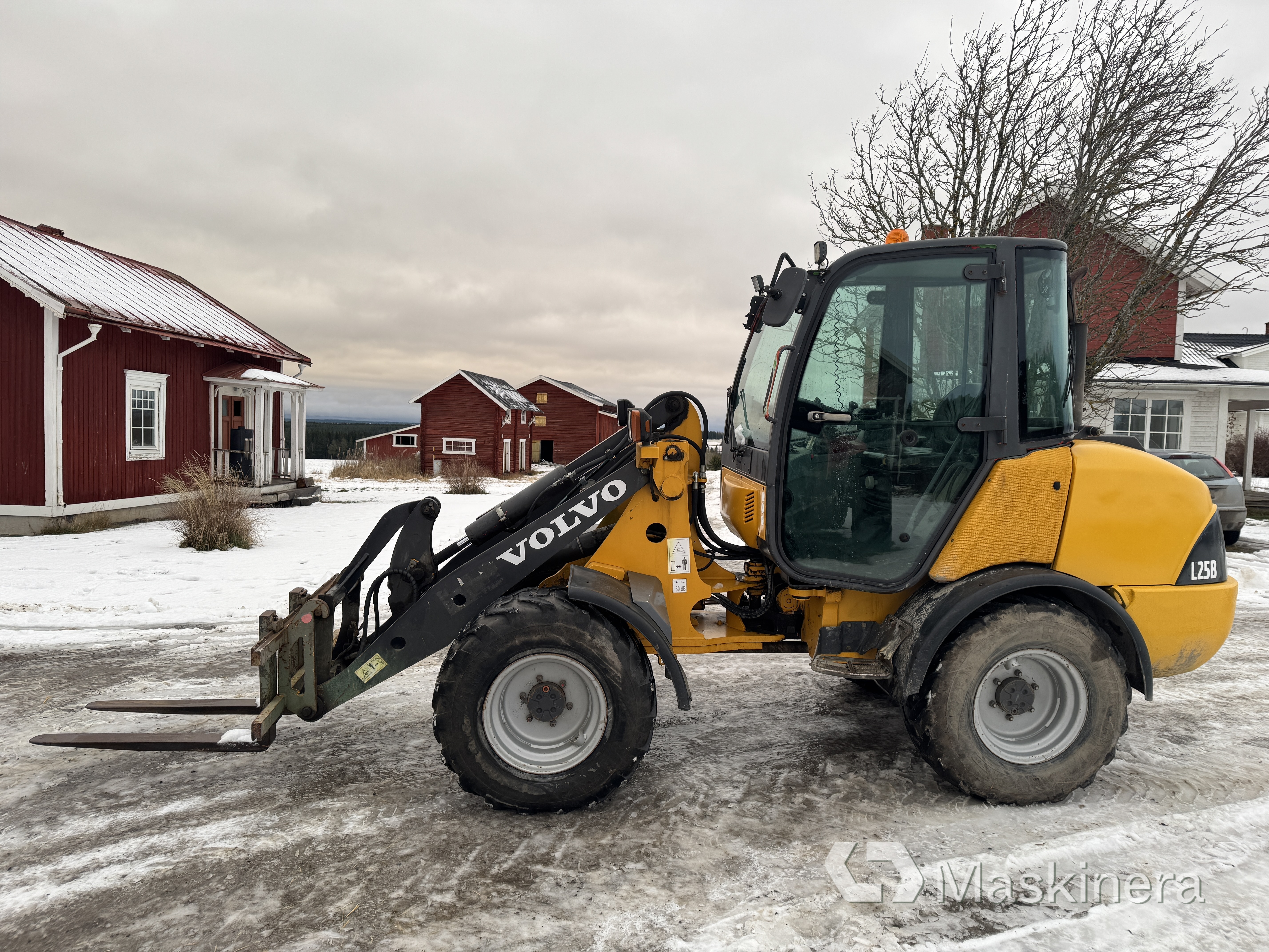 Hjullastare Volvo L25B med tillbehör