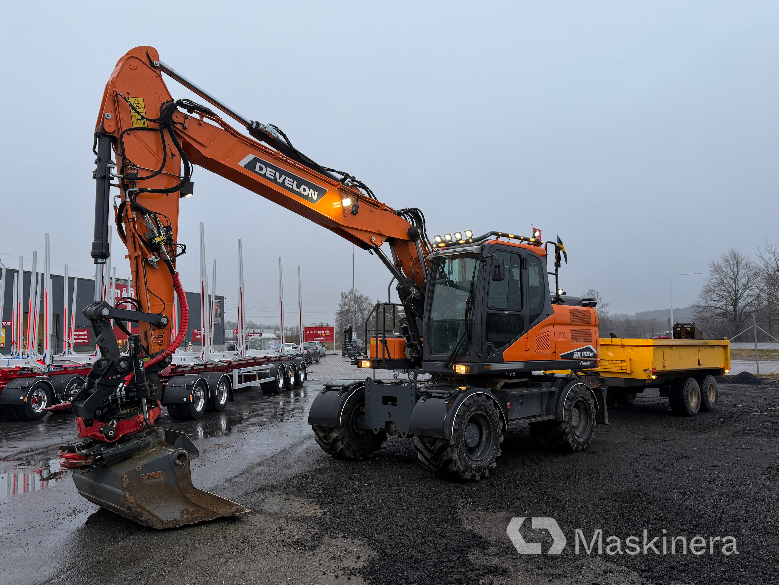 Hjulgrävare Develon DX170W-7 med tillbehör