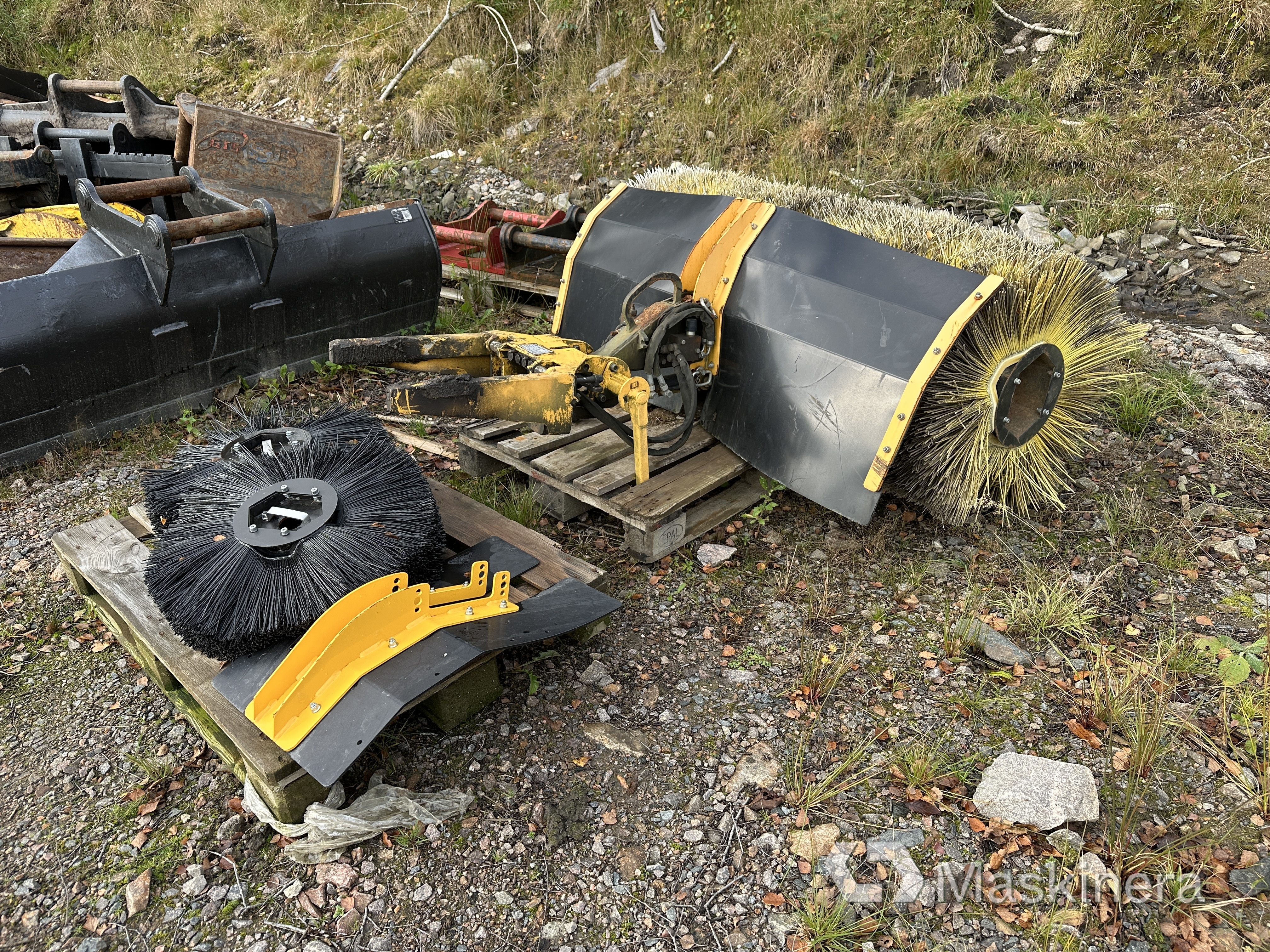 Begagnad Sopvals Engcon 60P SWD auktion | Maskinera