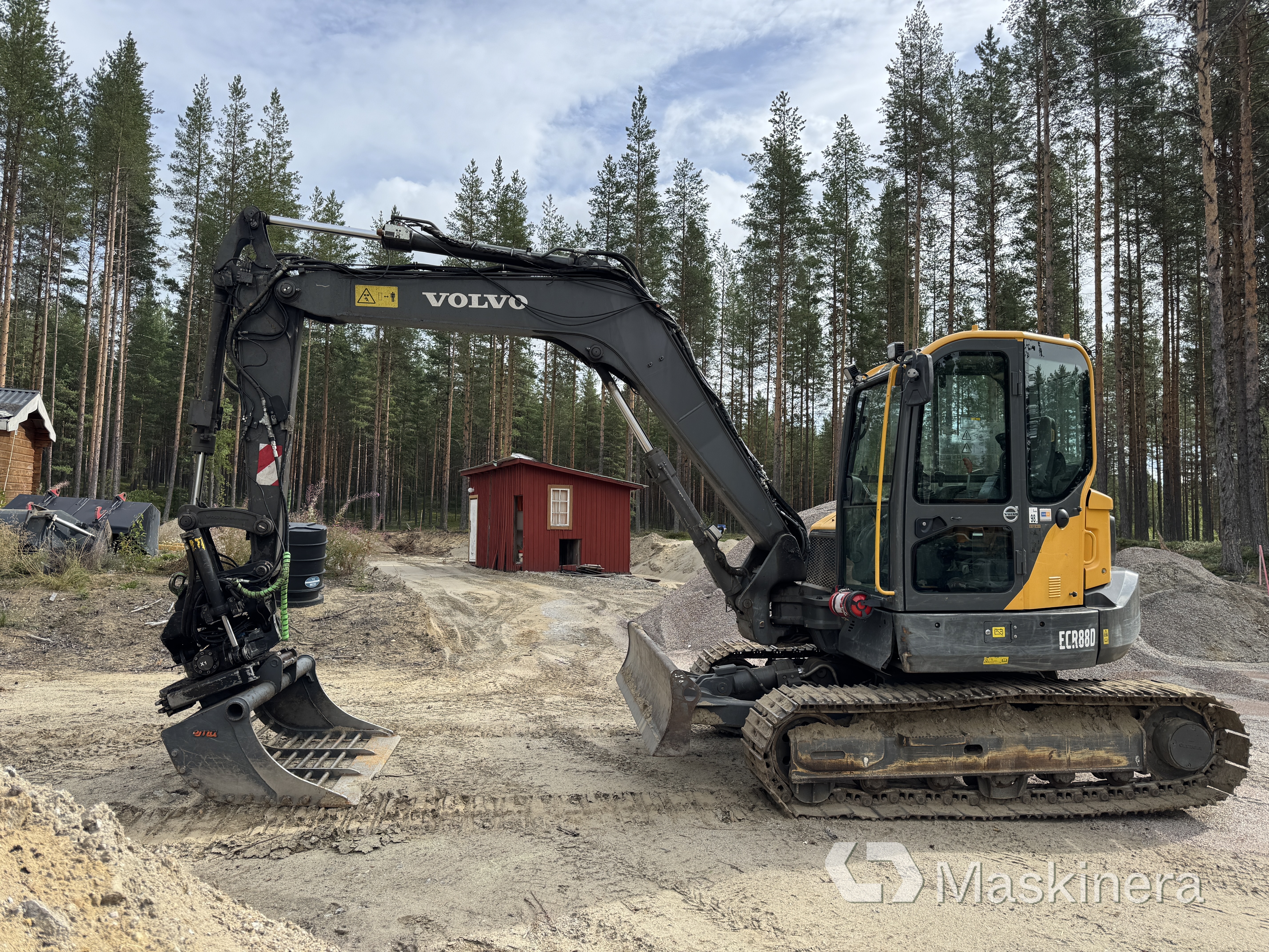 Grävmaskin Volvo ECR88D med tillbehör