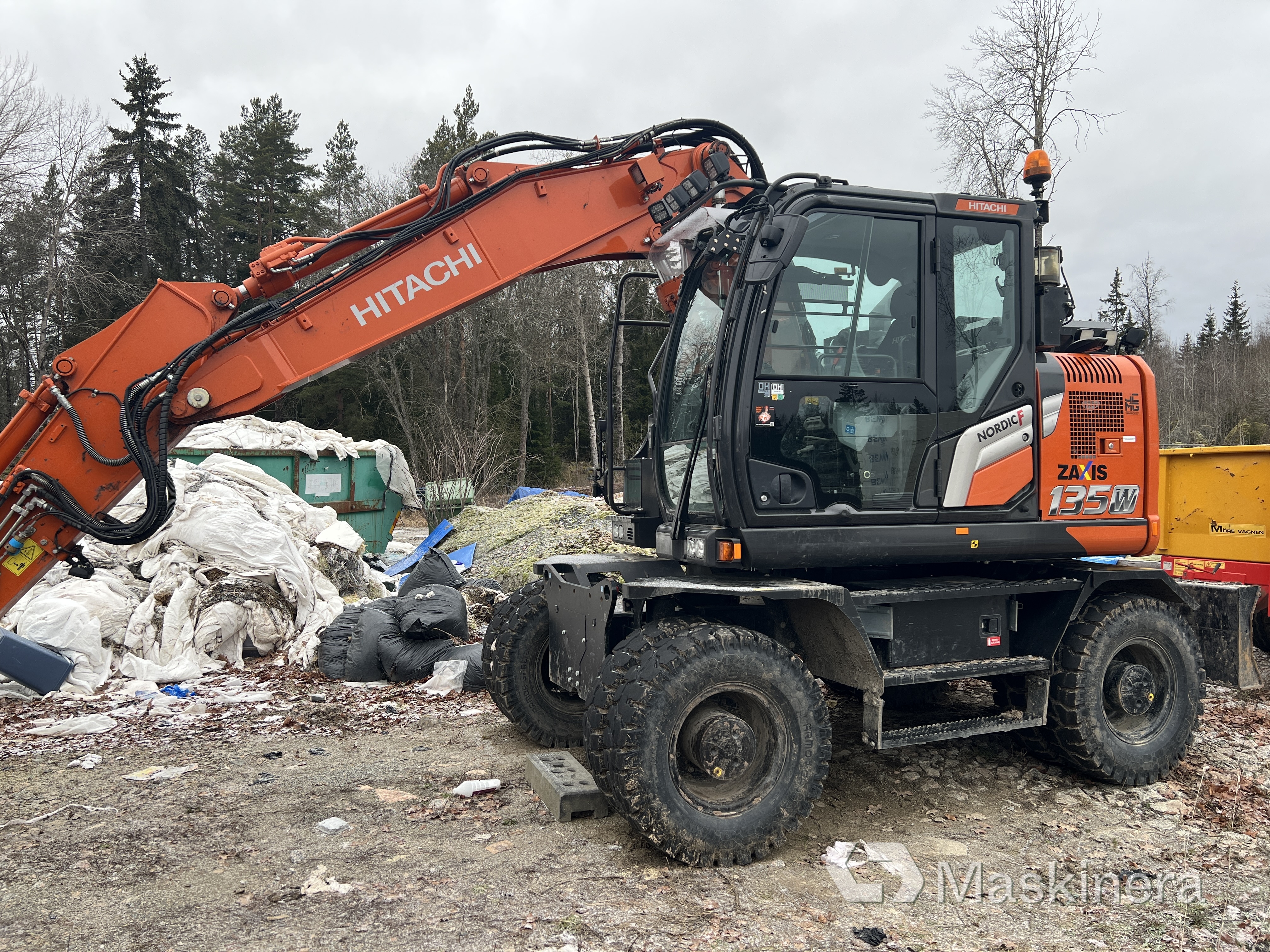 Hjulgrävare Hitachi ZX135W-7