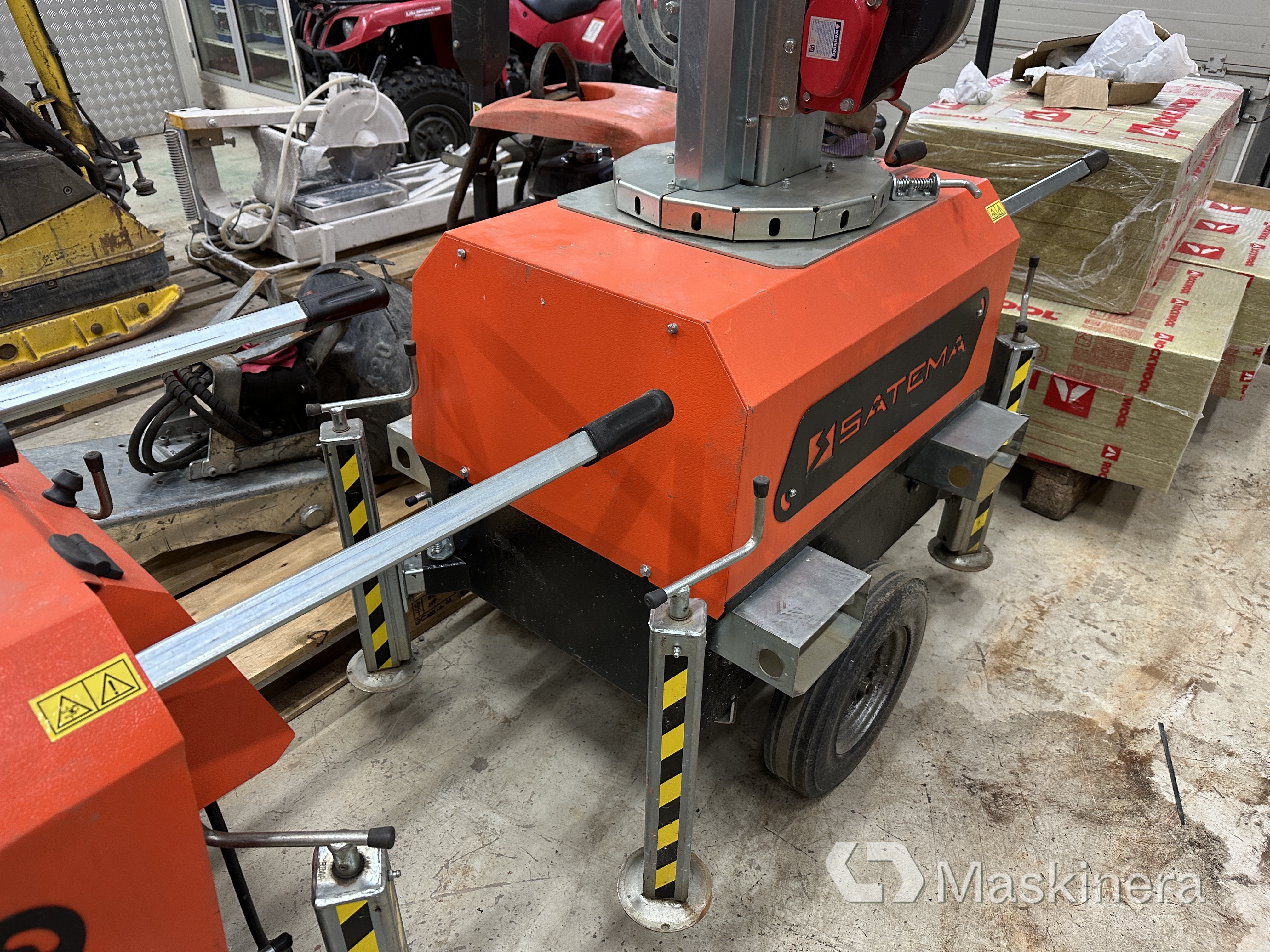 Belysningsmast Satema X-Chain 4x230 W