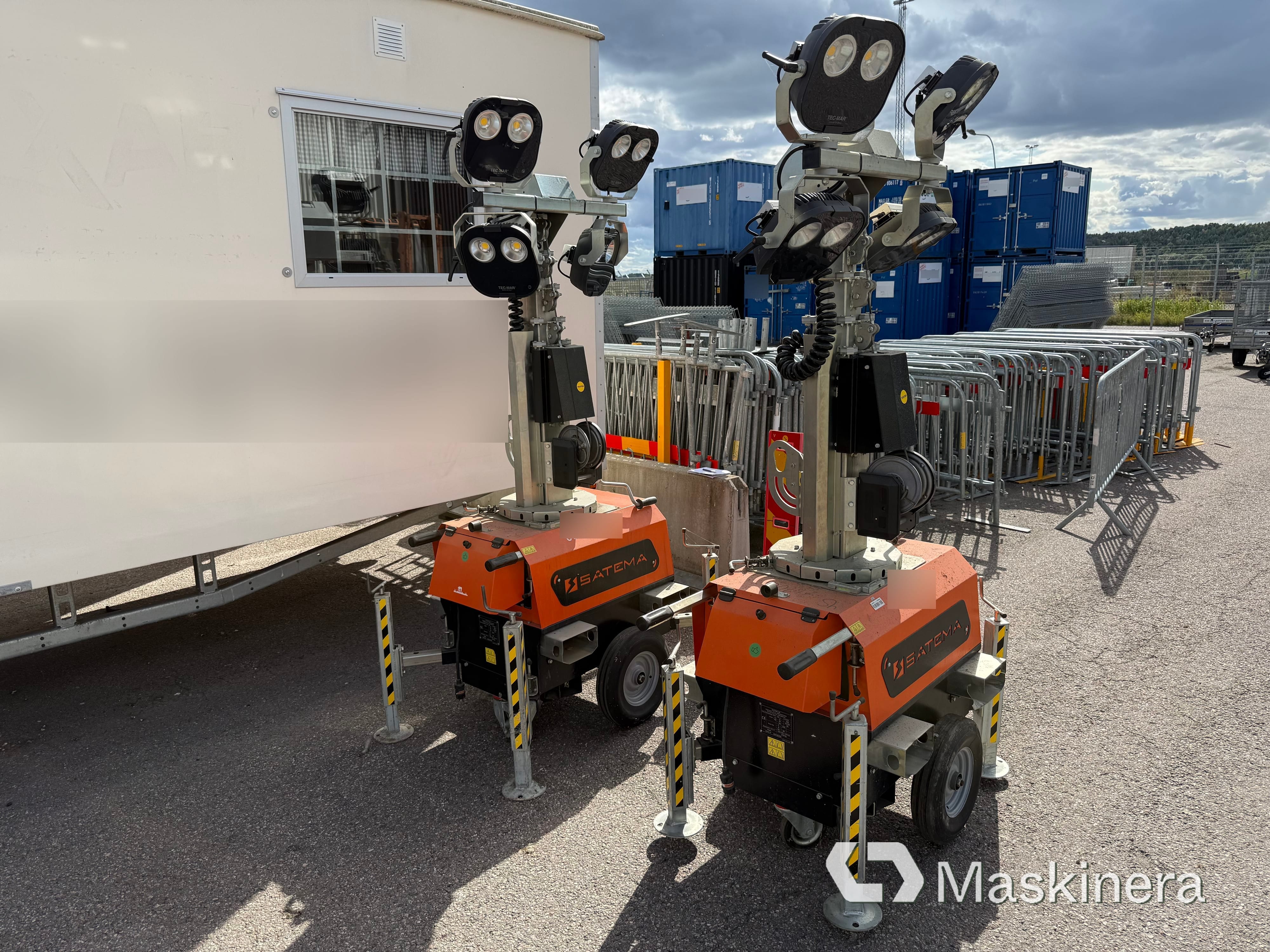 Belysningsmaster 2st, Satema X Chain, såld på svensk auktion för 25 000 kr