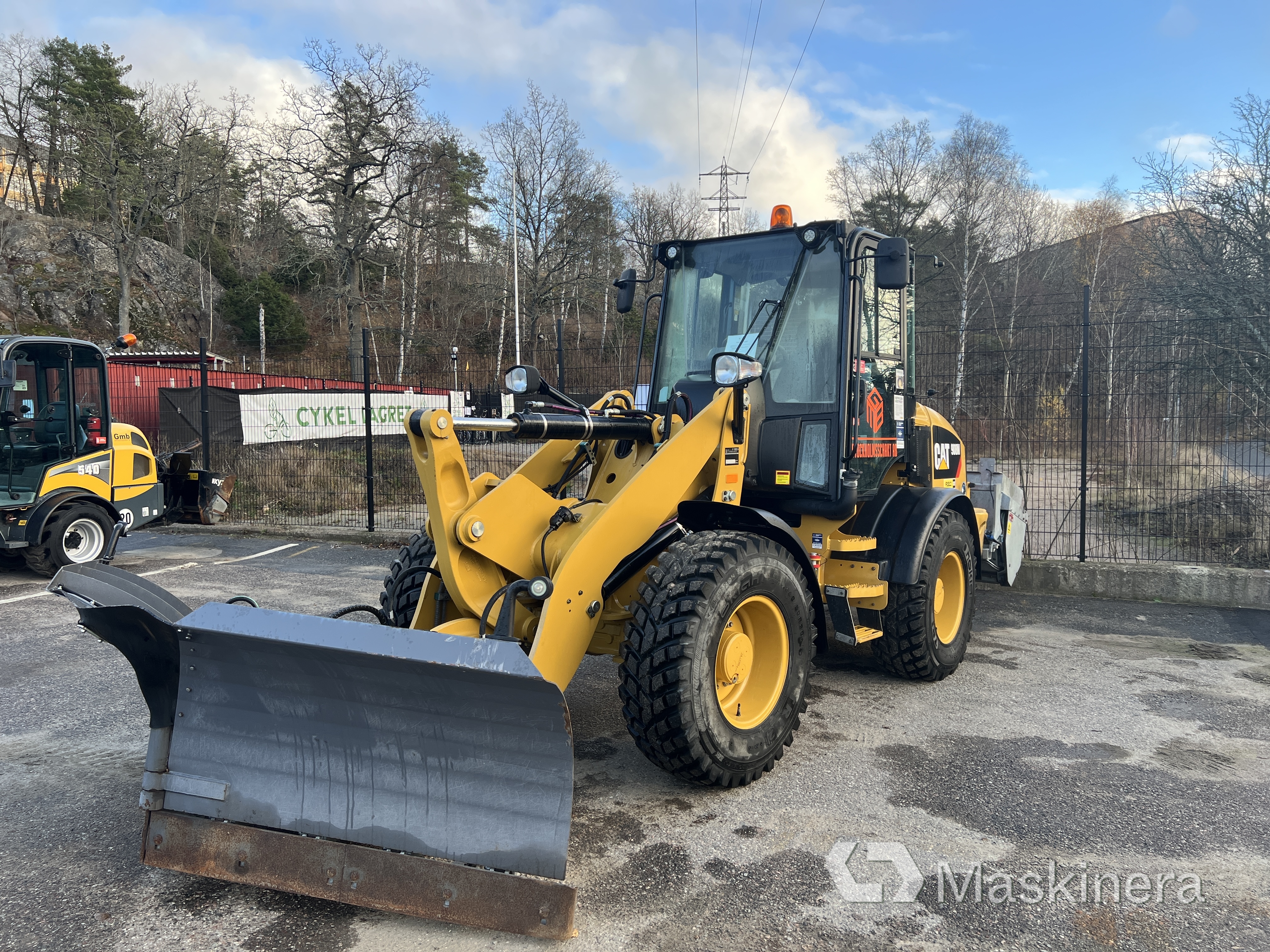 Hjullastare CAT 908M med snöutrustning
