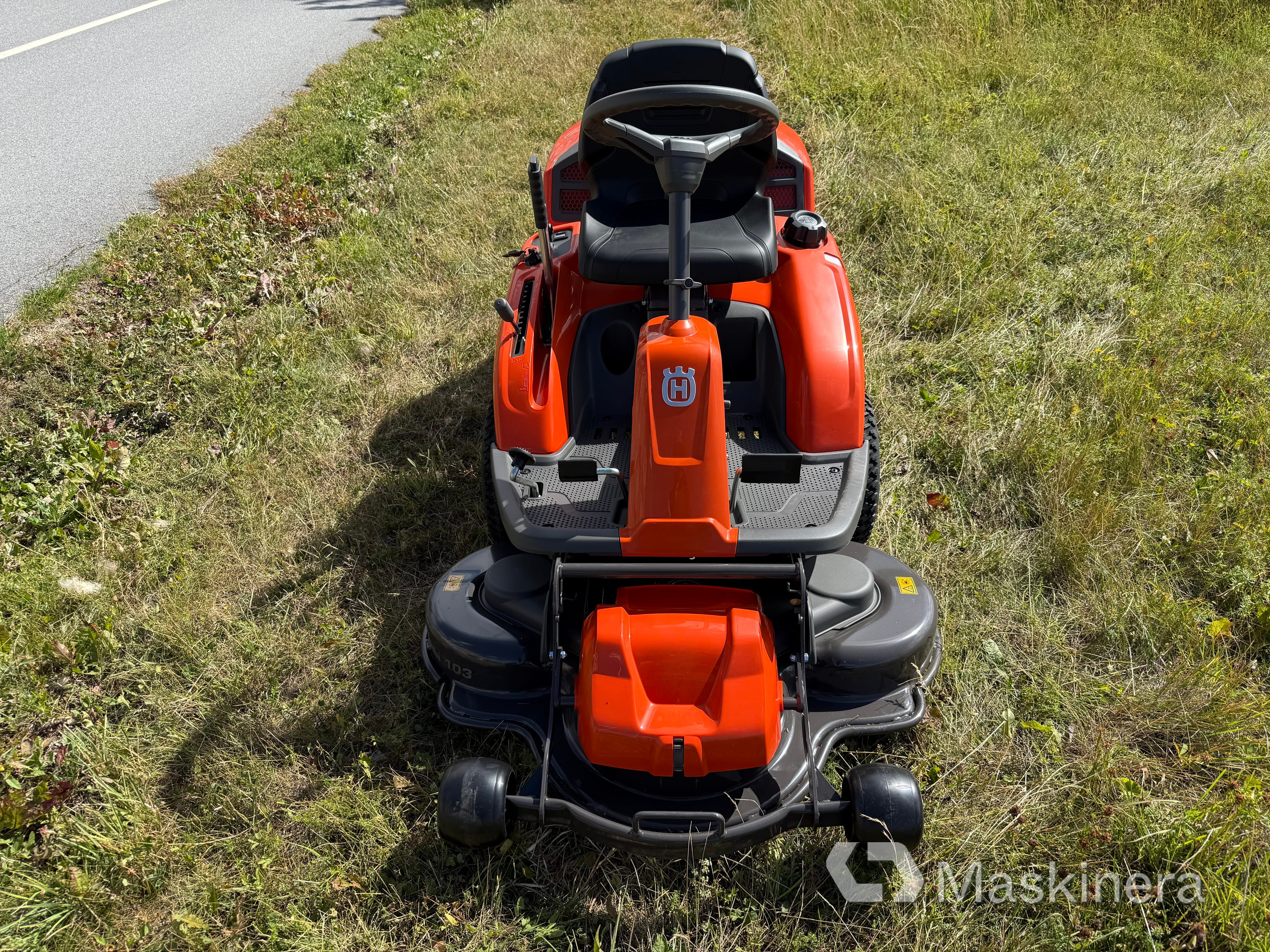 Åkgräsklippare Husqvarna Rider R 214TC