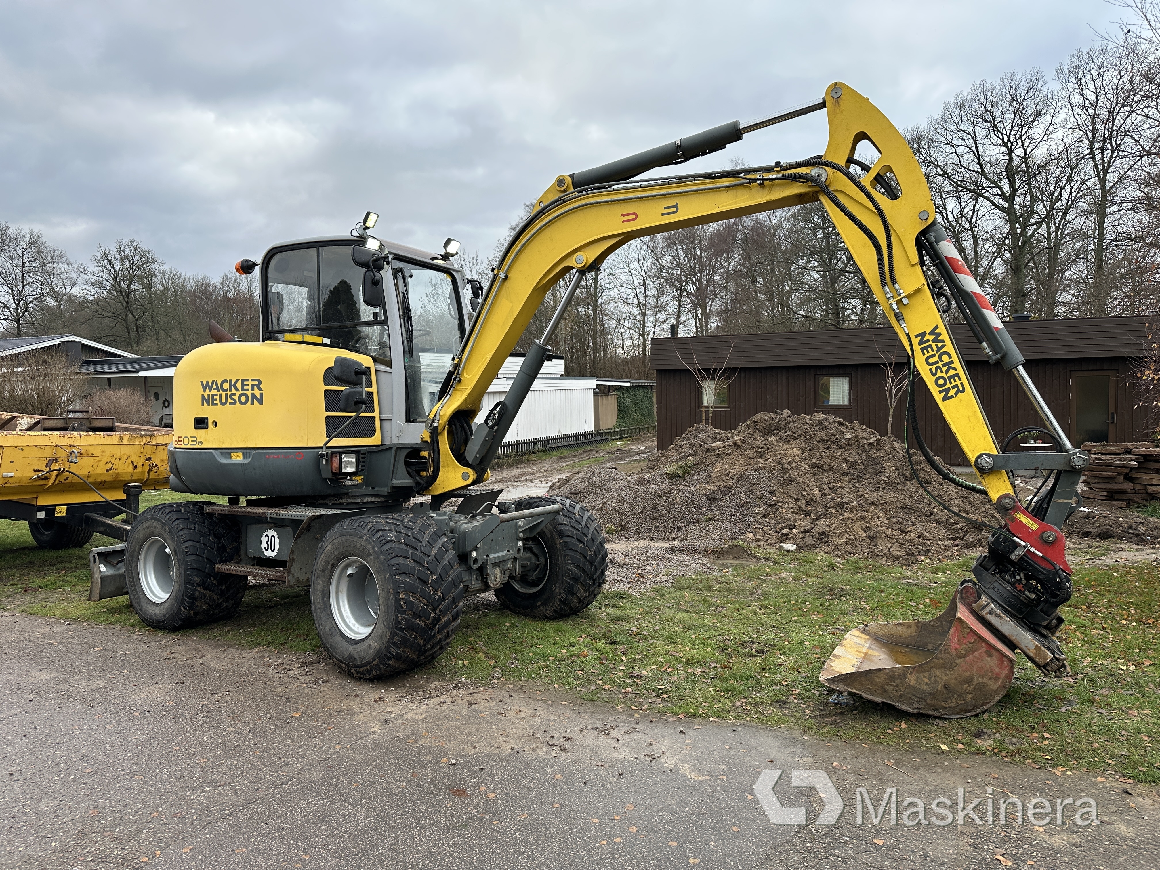 Hjulgrävare Wacker Neuson 6503-2 med vagn & redskap