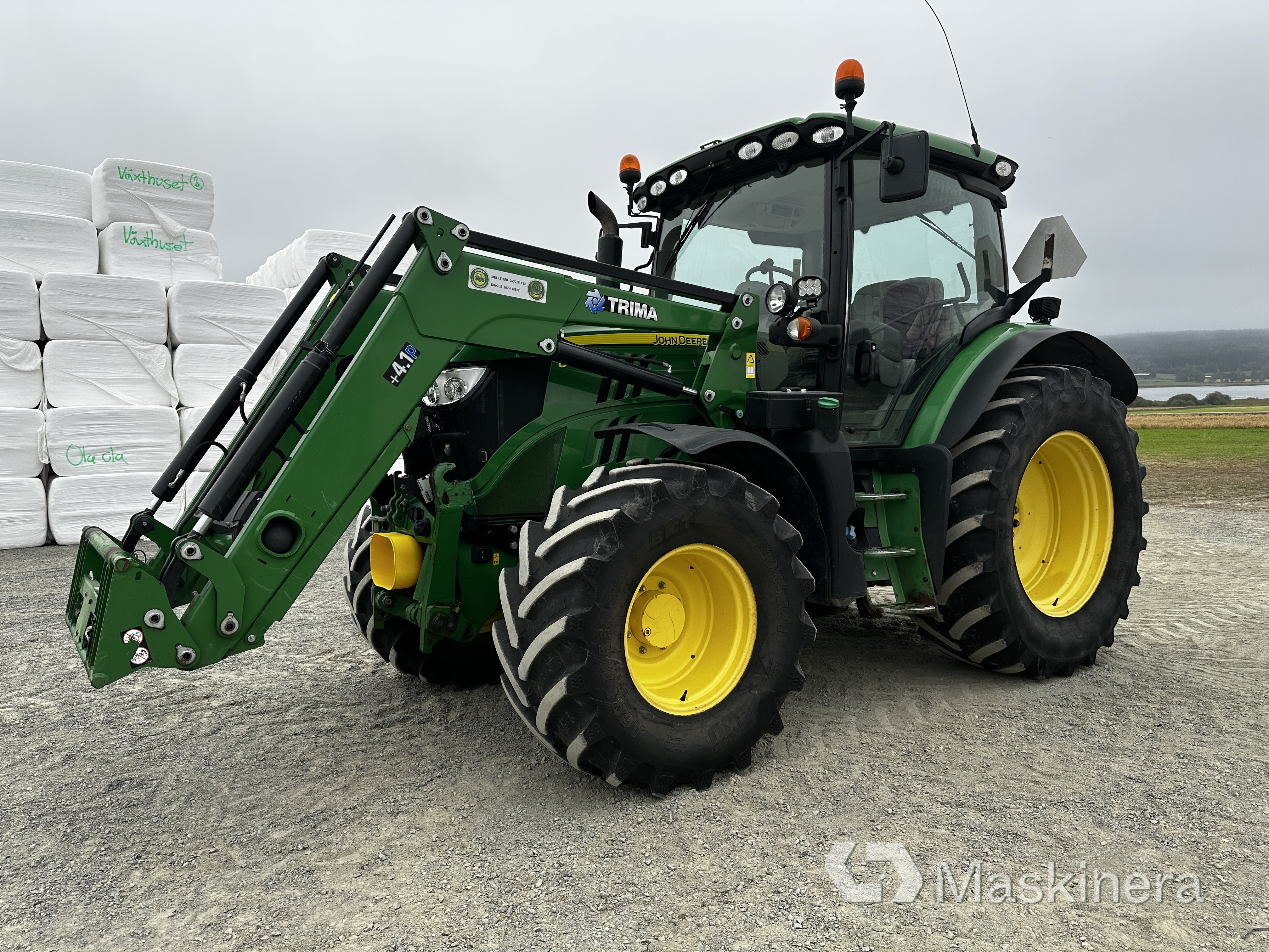 Traktor John Deere 6120R