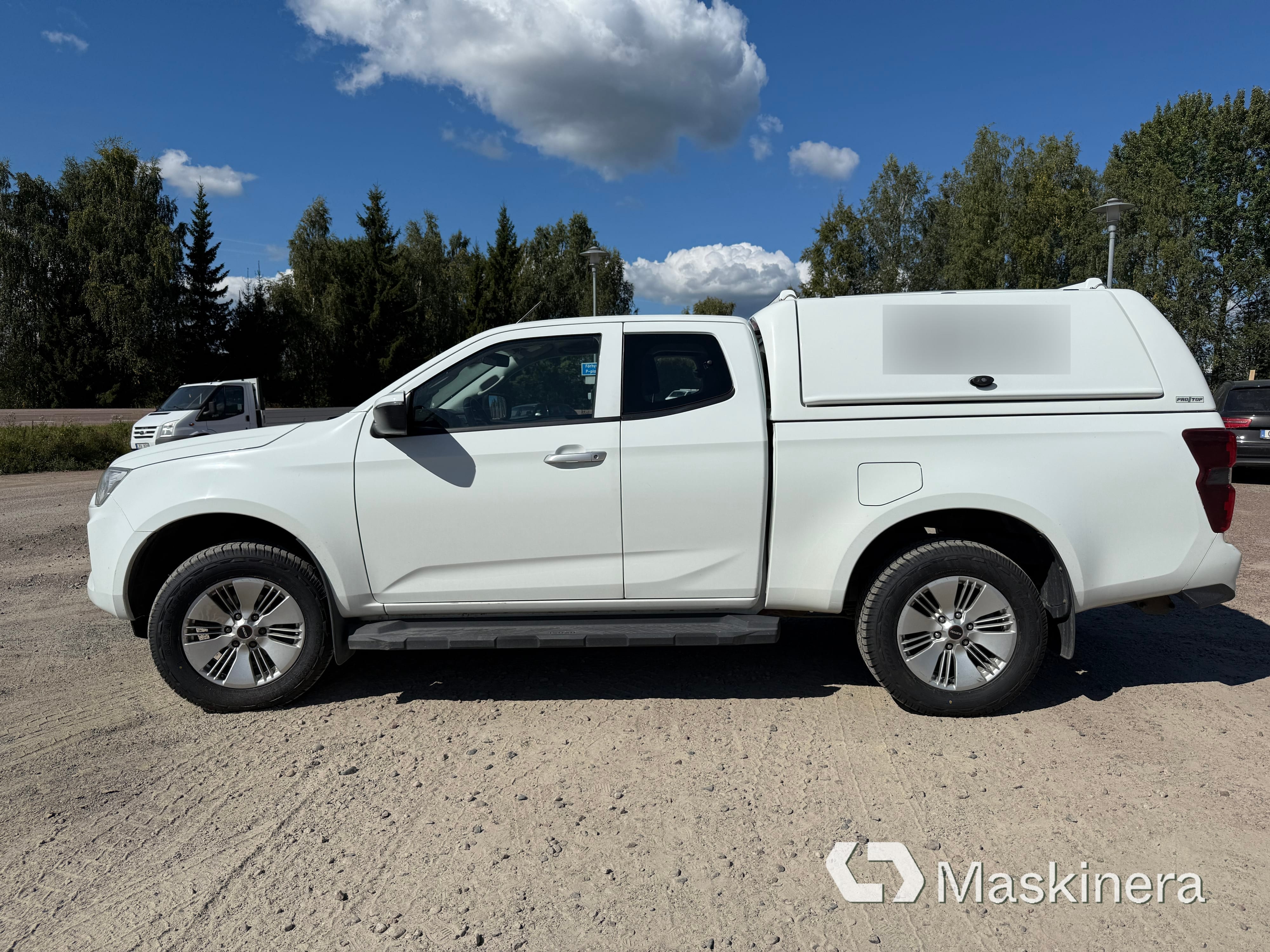 Pickup Isuzu D-Max 1,5-hytt med kåpa 4WD