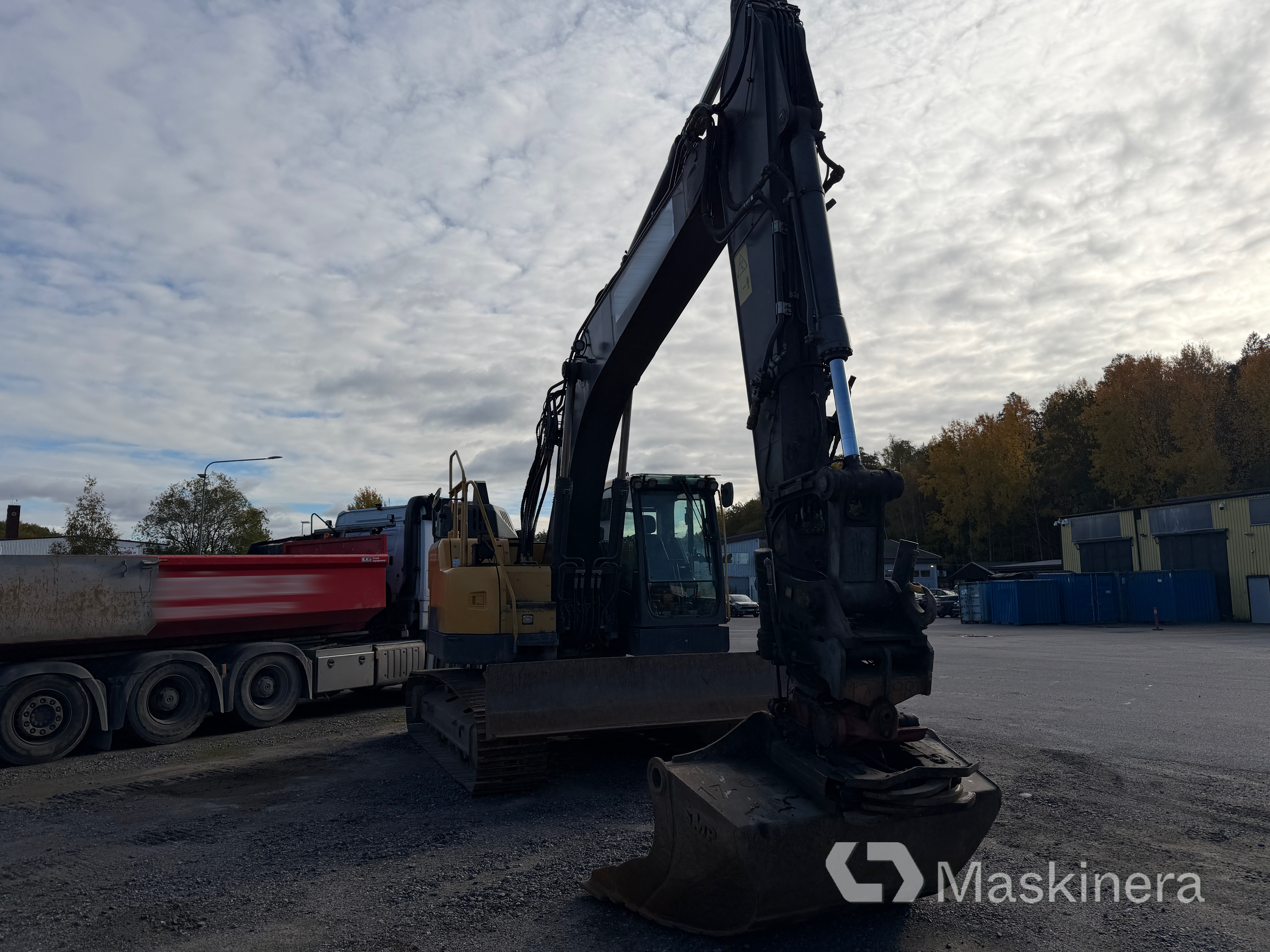 Grävmaskin Vovlo ECR235EL