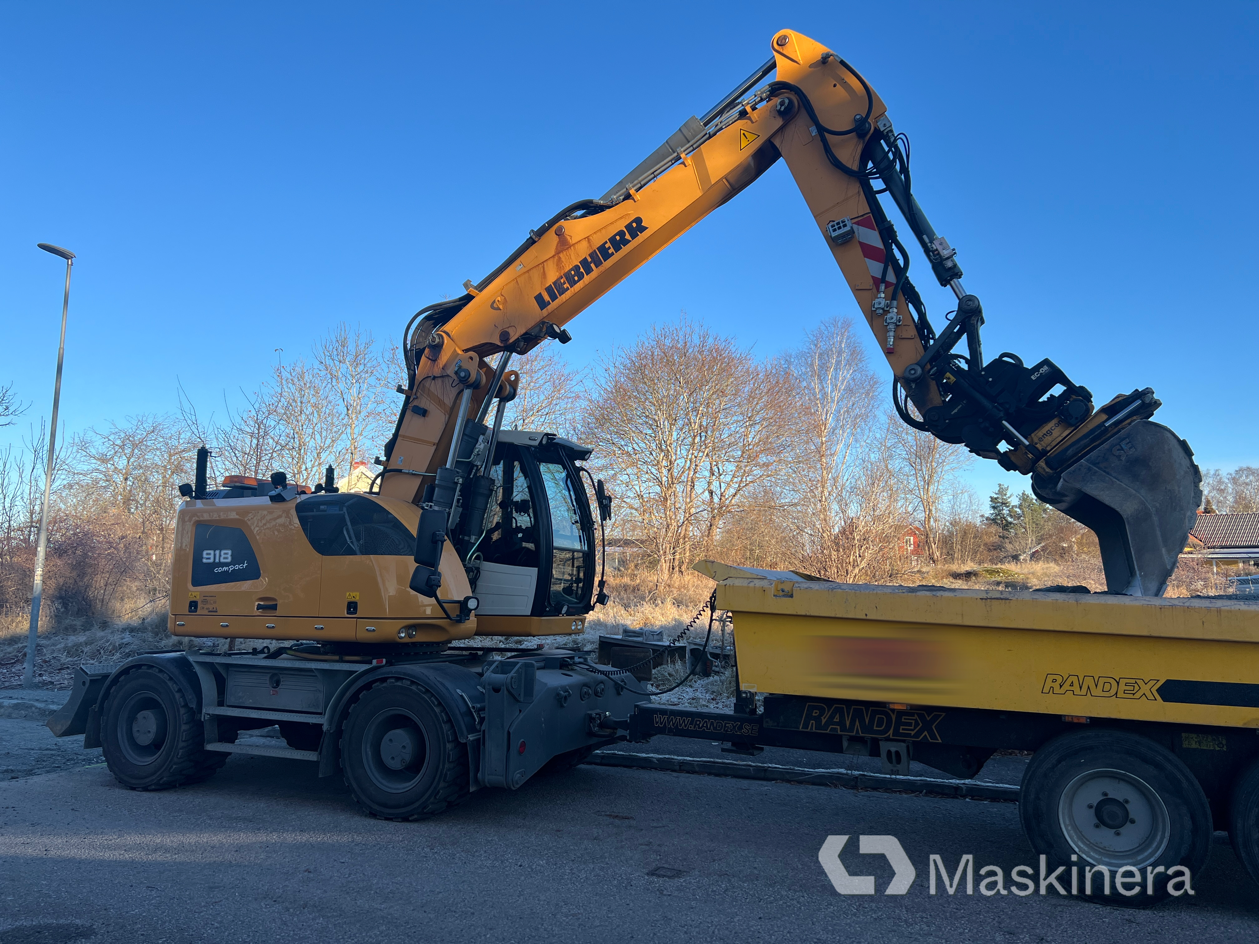 Hjulgrävare Liebherr 918 Compact Litronic med kärra