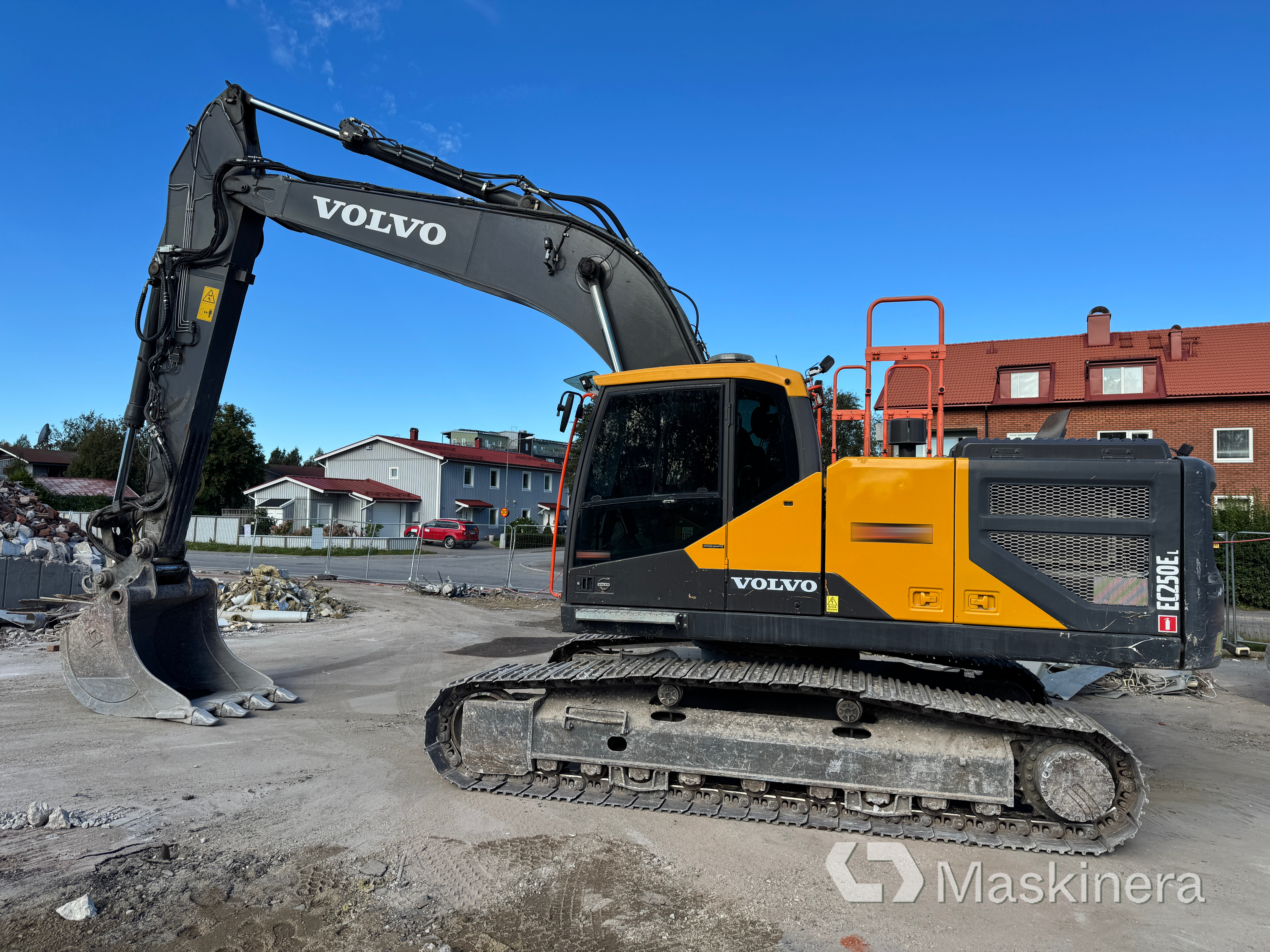 Grävmaskin Volvo EC250EL med tillbehör