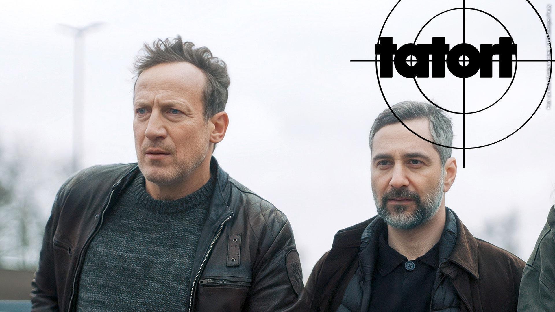 Szenenbild aus dem Tatort „Schwarzer Schnee“ aus Hamburg mit Thorsten Falke (Wotan Wilke Möhring), Mario Schmitt (Denis Moschitto) und Lynn de Baer (Gaite Jansen) (Foto: ard-foto s2-intern/extern, NDR/Georges Pauly) Szenenbild aus dem Tatort „Schwarzer Schnee“ aus Hamburg mit Thorsten Falke (Wotan Wilke Möhring), Mario Schmitt (Denis Moschitto) und Lynn de Baer (Gaite Jansen) (Foto: ard-foto s2-intern/extern, NDR/Georges Pauly)