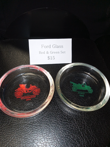 Ashtrays: - Ford Glass Rec & Green Set