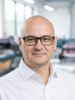 Wojciech Bednarz ekspert ds. nadruków DTF