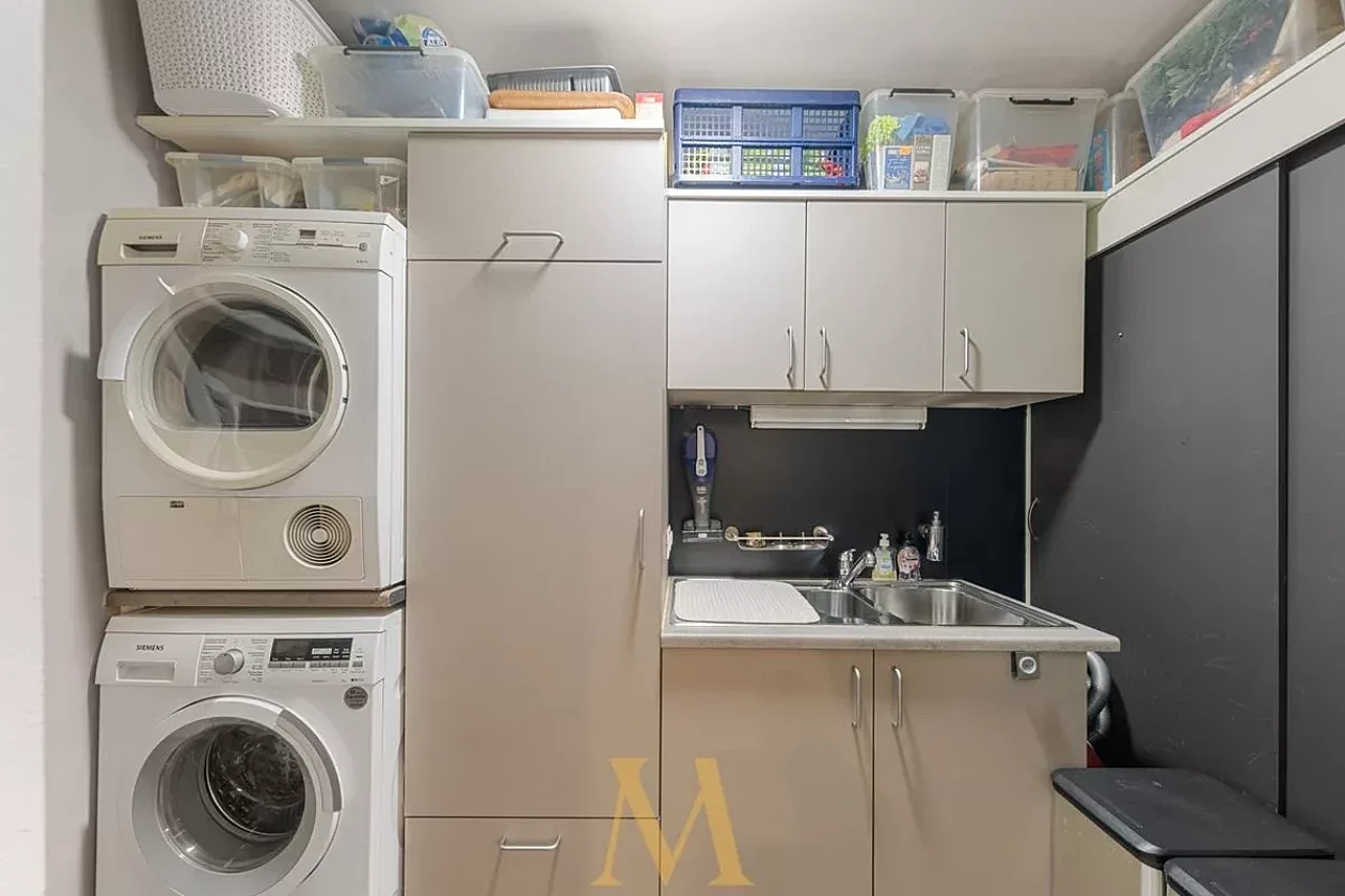 7 3746004448000000860