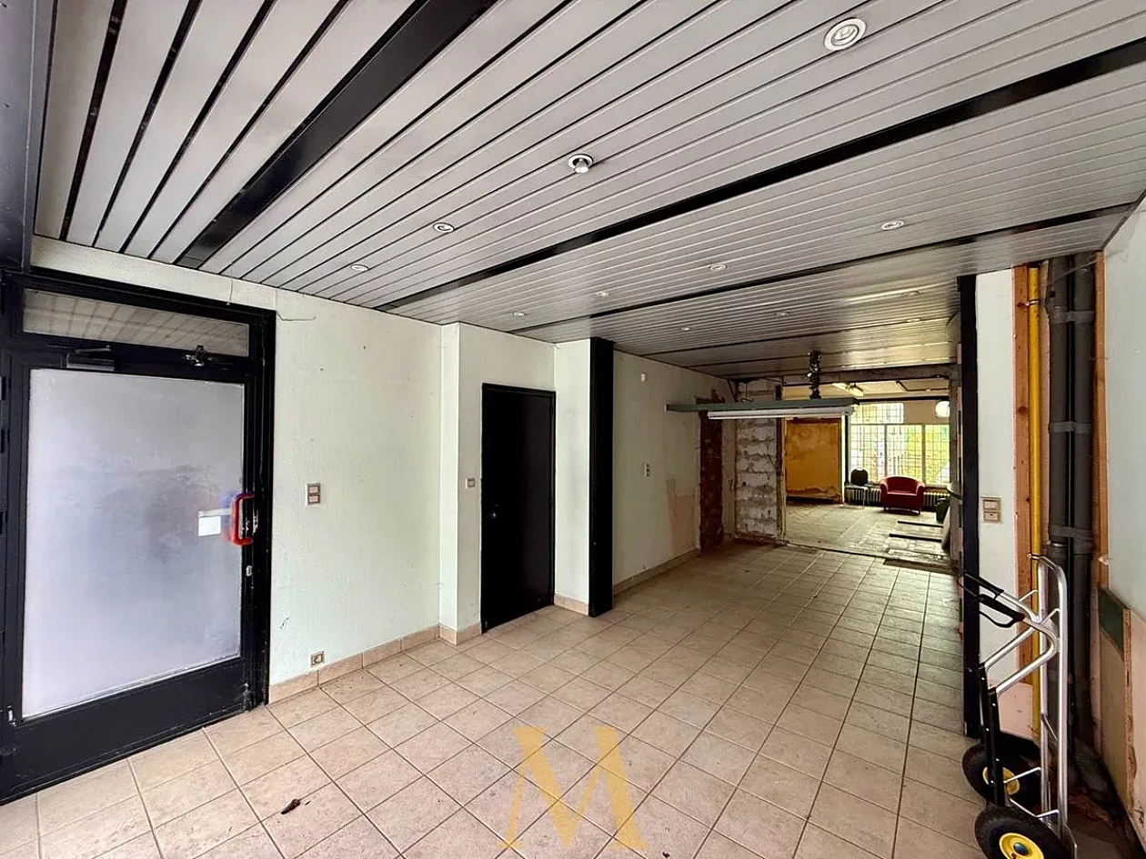 3 3746004448000001037