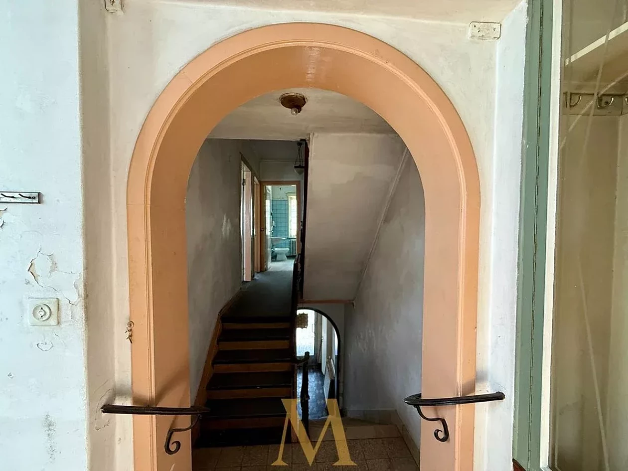 15 3746004448000001049