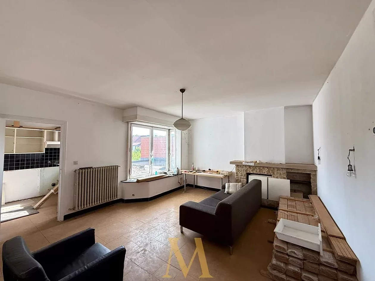 16 3746004448000001050