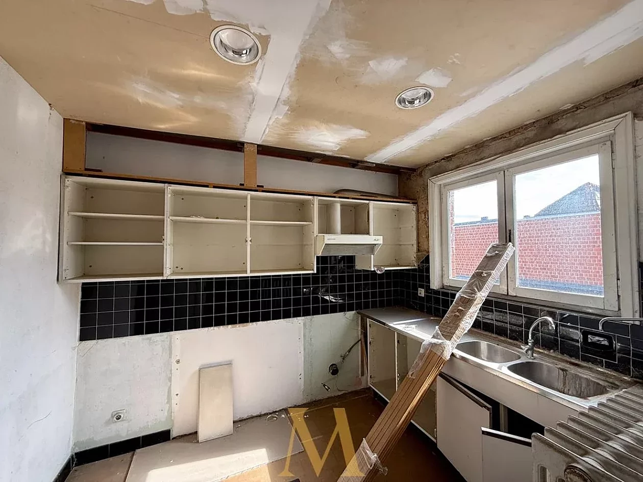 17 3746004448000001051