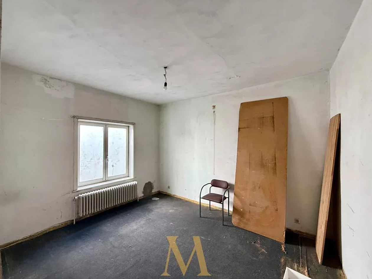 18 3746004448000001052