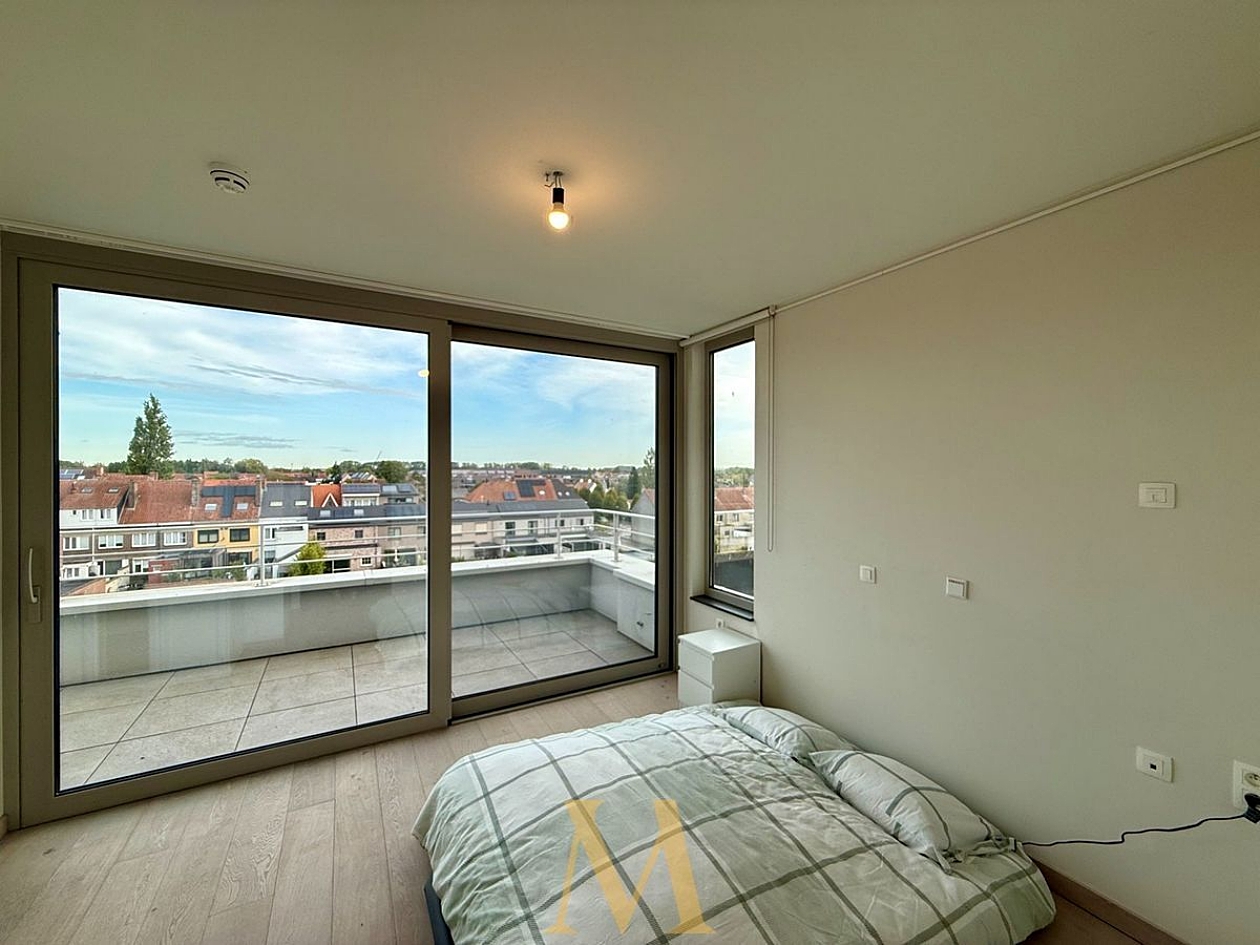 10 55bfee371fc9037e6770618f846fcce0722a0b3f788d2d37fa07ed491670b6e3