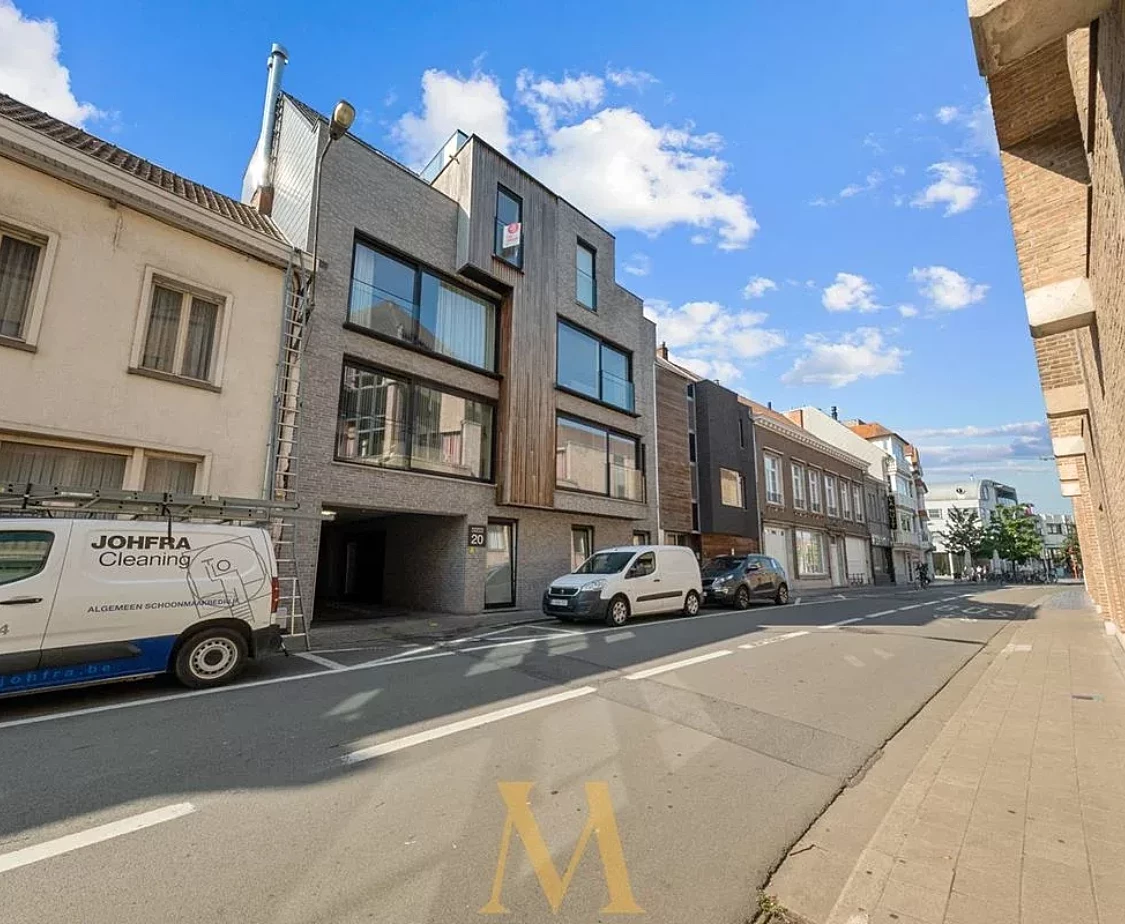 1 3746004448000000793