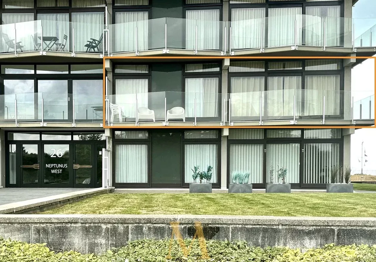 2 3746004448000000528