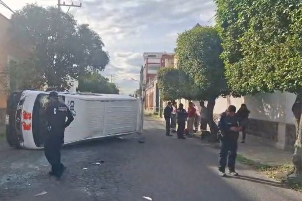 Accidente por imprudencia de conductor de ruta S3 deja tres heridos