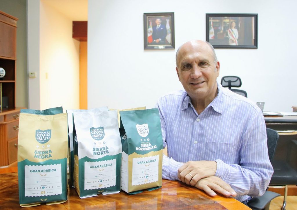 Víctor Gabriel Chedraui, secretario de Desarrollo Económico y Trabajo, anuncia que han comenzado las gestiones con Oxxo y la Gran Bodega para vender productos poblanos de la marca 5 de Mayo