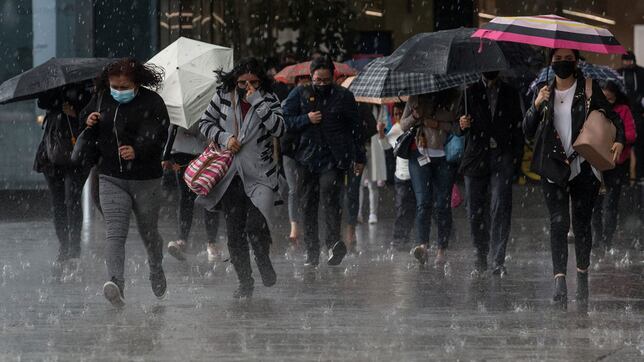 Fuertes lluvias por la onda tropical 23 y el monzón mexicano