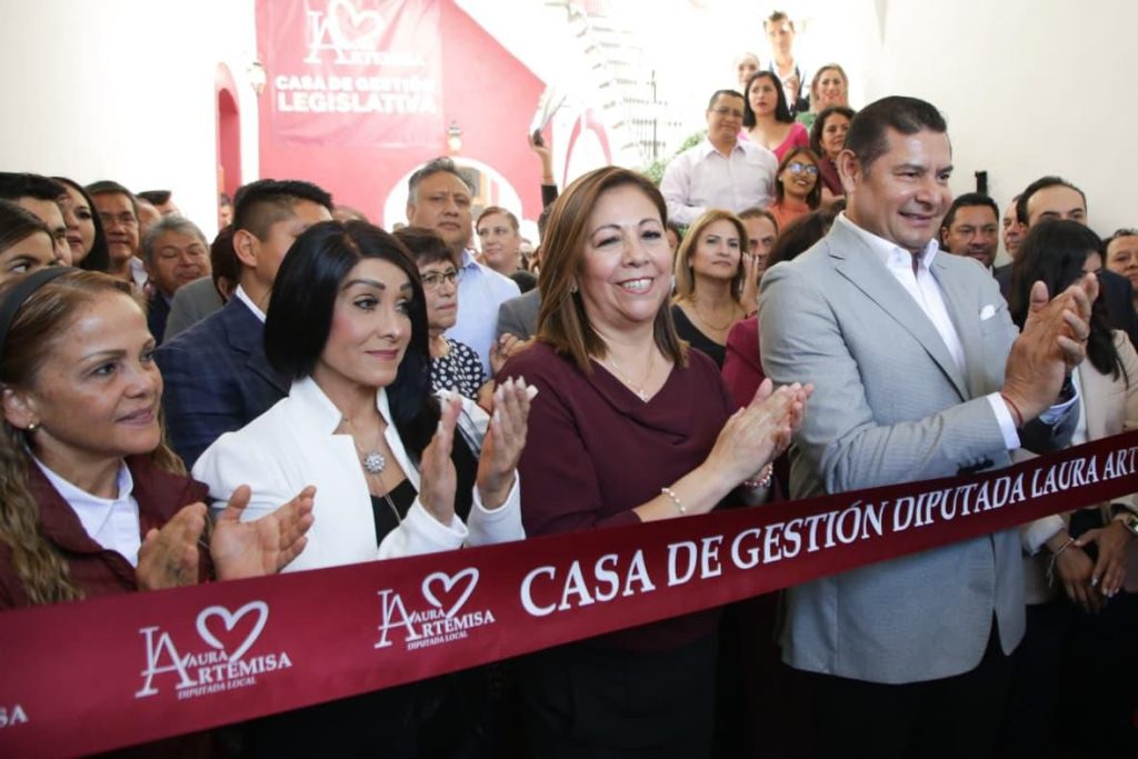 Laura Artemisa inaugura Casa de Gestión y enseña su músculo político