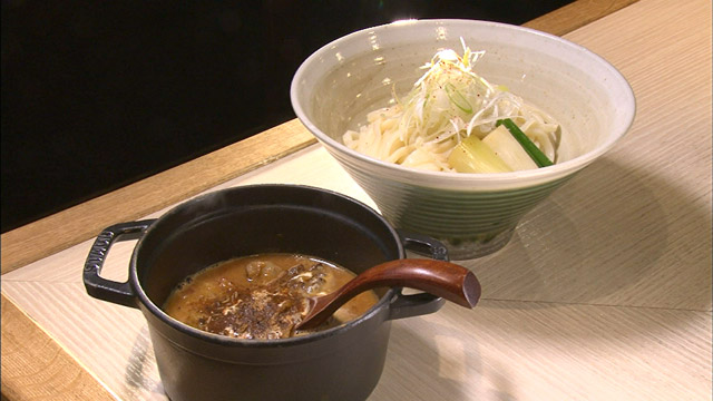 もつカレーつけ麺ちょこっとごはん付880円