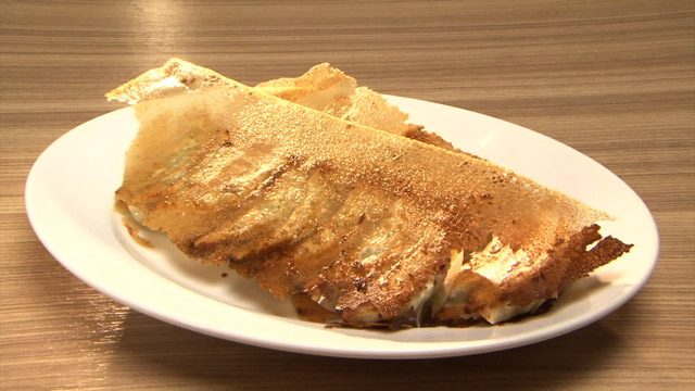 羽付き焼餃子8個・280円