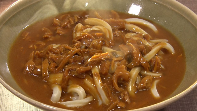 麵にかける牛すじカレースープ