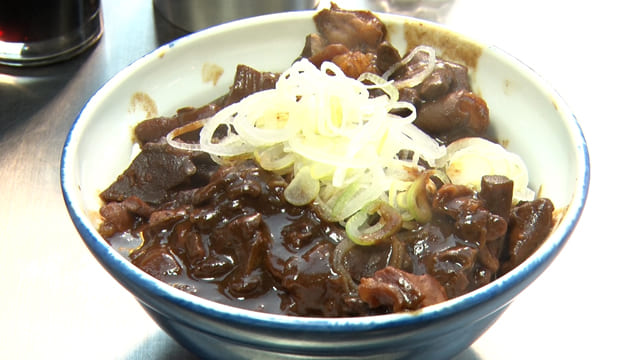 ホルモン丼870円(税込み)