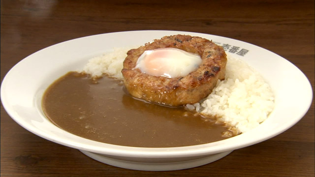 半熟タマゴ鶏つくねカレー750円