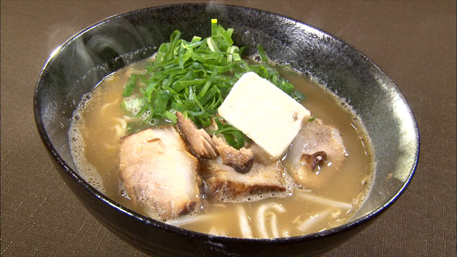 ゴルゴンゾーラのしょうゆラーメン800円