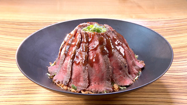 国産牛ステーキ丼 1080円