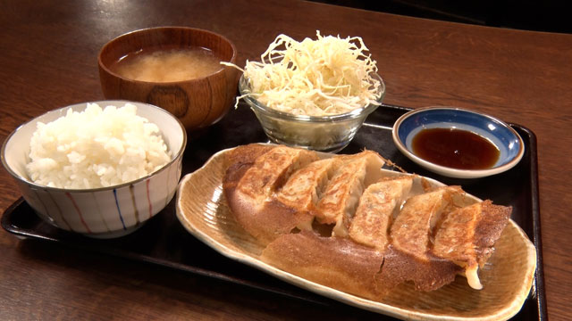 羽根付き焼き餃子定食