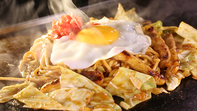 焼きそば+うまイカ・カレー・玉子1060円