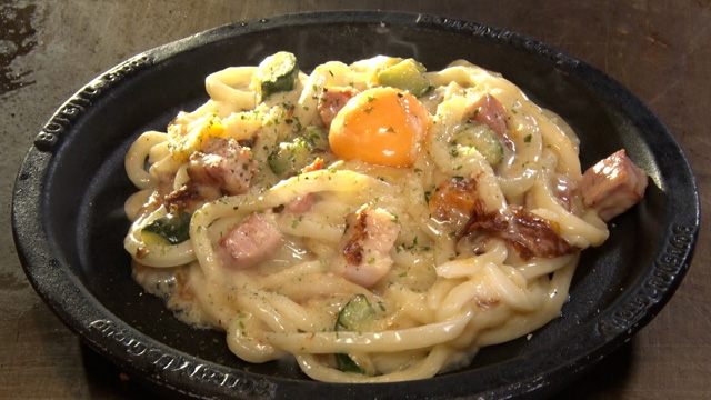 焼き「カルボナーラ」うどん1188円(税込み)